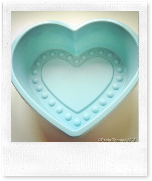Heart Shaped Cake photography by www.paolathomas.com