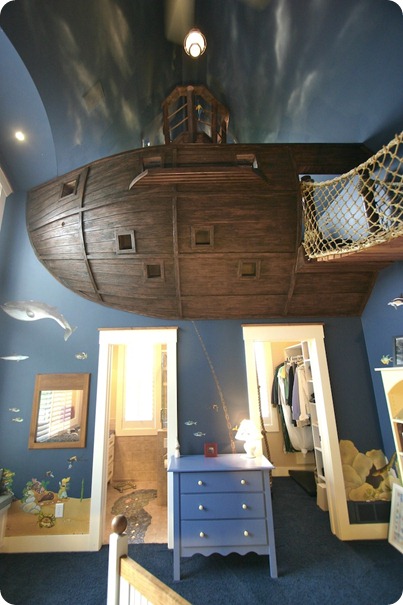 PirateShipBedroom3