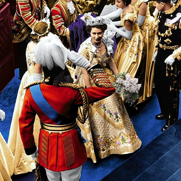 queen-elizabeth-coronation-dress-hartnell1